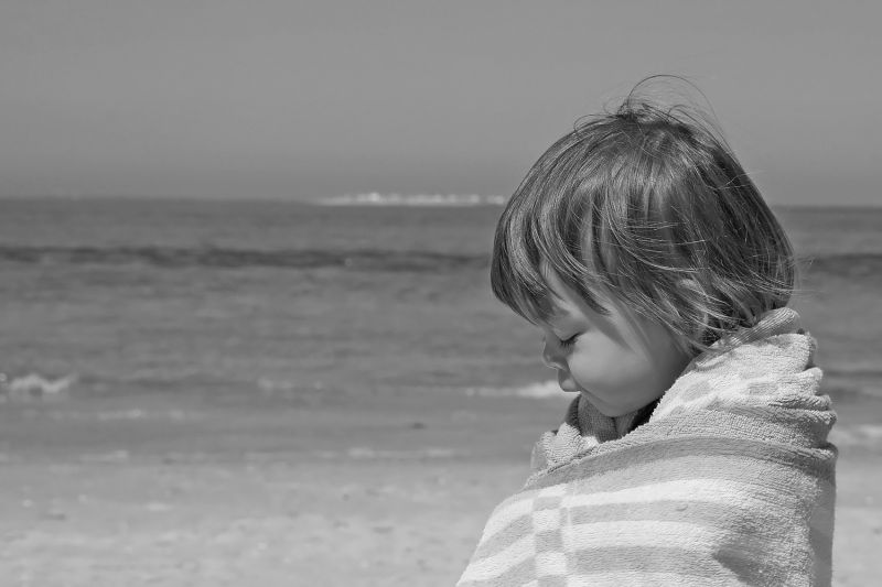 crianca praia mar retrato algarve